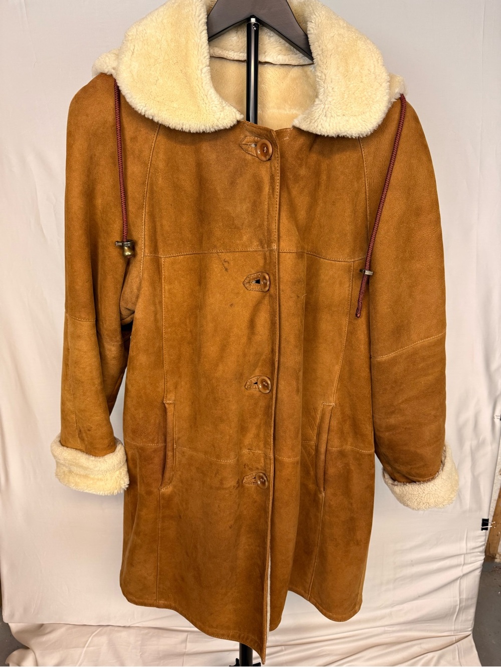 Vintage Artepelle Shearling Coat w/ Removable hood 🤎
